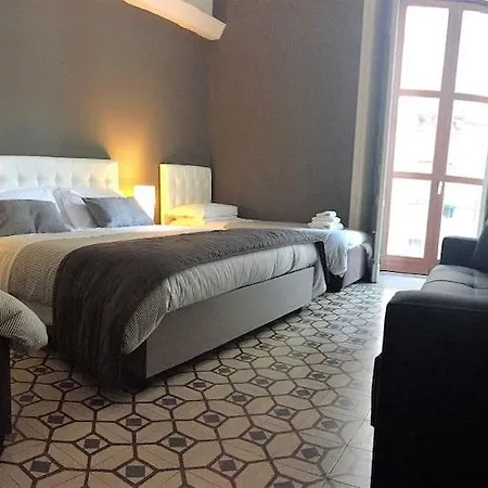 Ottomood Ala Ovest Centro Bed and Breakfast