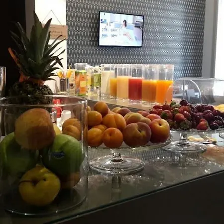 Ottomood Ala Ovest Centro Bed and Breakfast