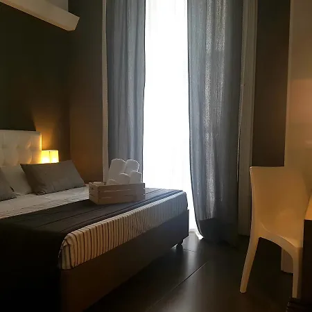 Ottomood Ala Ovest Centro Bed and Breakfast 3*