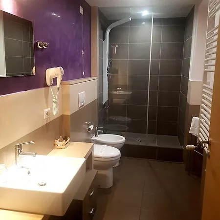 Ottomood Ala Ovest Centro 3*