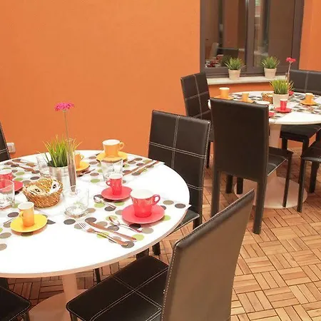 Ottomood Ala Ovest Centro Bed and Breakfast 3*