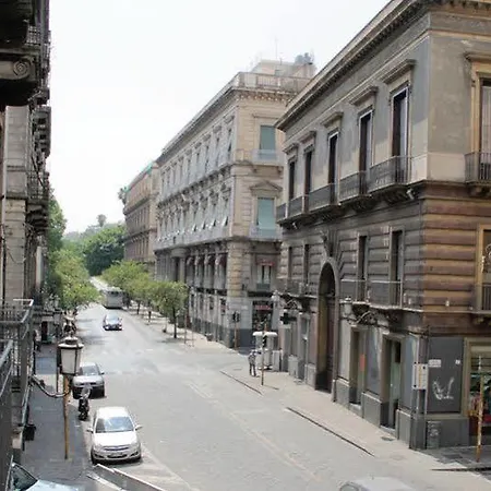 Bed and Breakfast Ottomood Ala Ovest Centro 3*