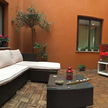 Ottomood Ala Ovest Centro Bed and Breakfast