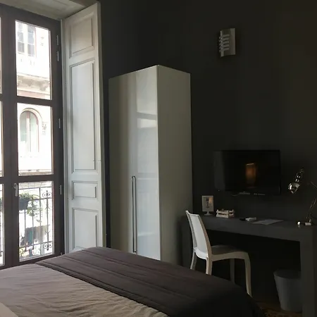 Ottomood Ala Ovest Centro Bed and Breakfast